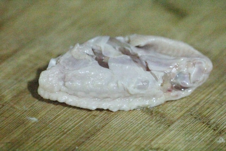 灯笼椒鸡翅步骤1