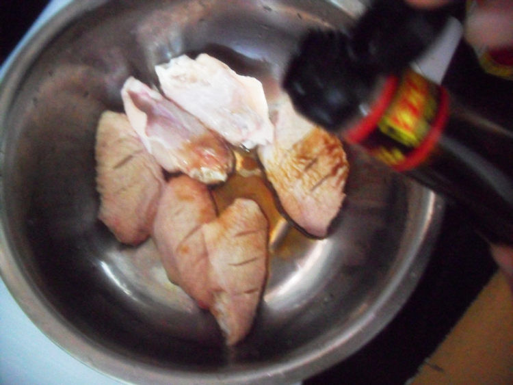 电饭锅烤鸡翅步骤5