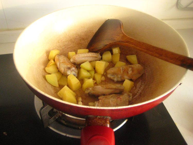 鸡翅土豆汤步骤6