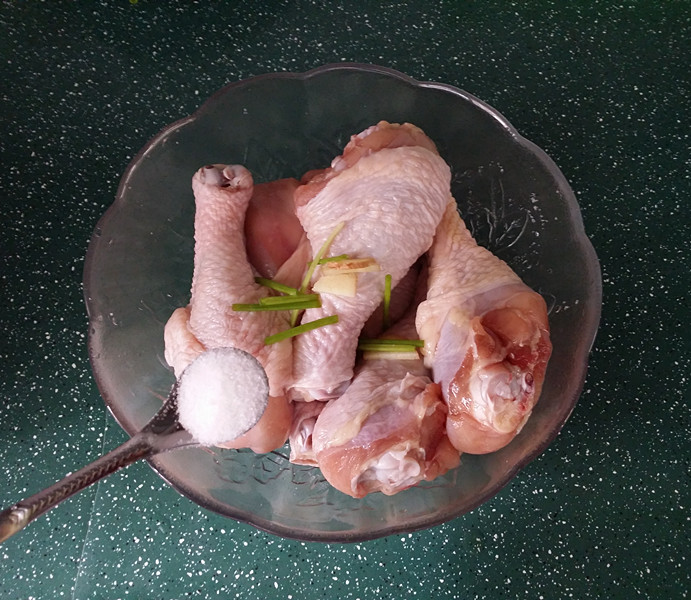 香辣葱油鸡腿步骤3