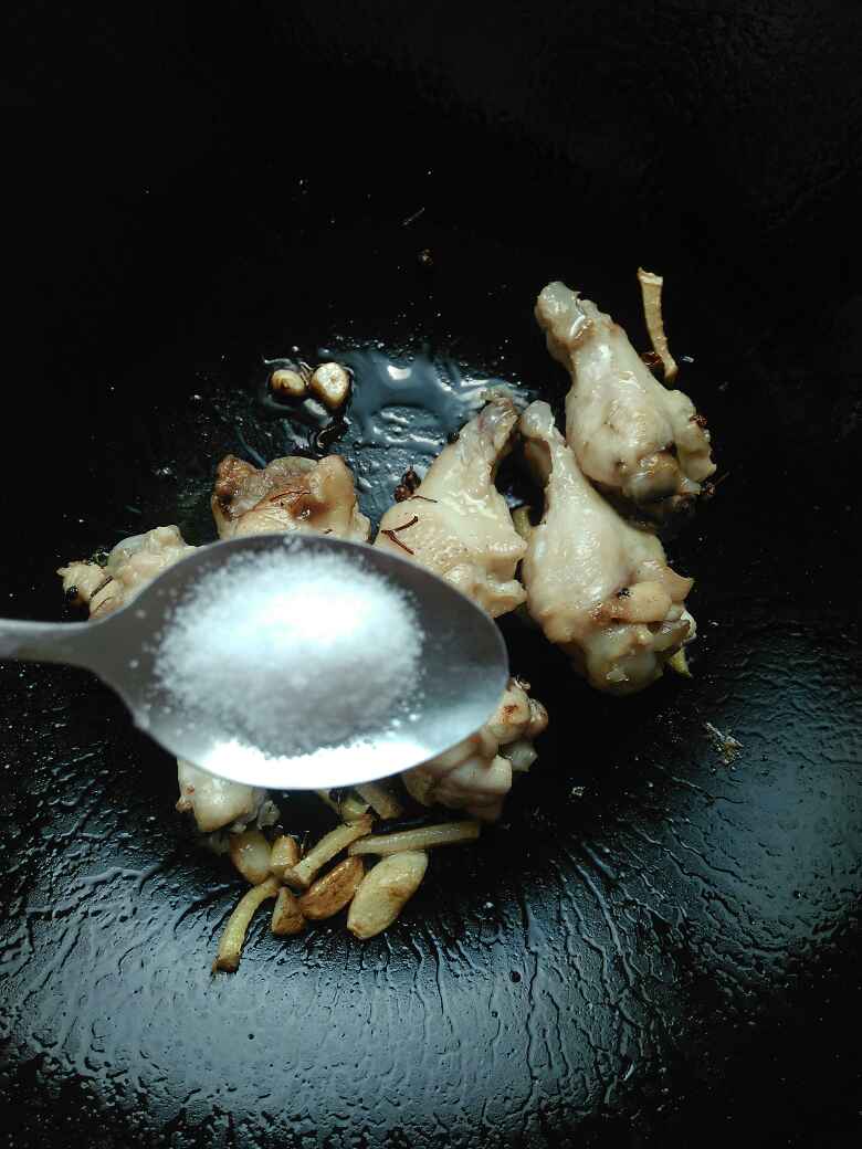 红烧鸡腿步骤5