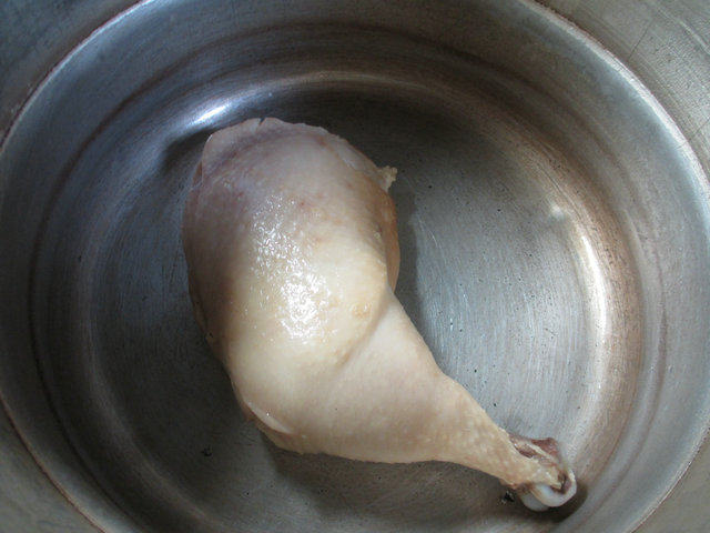 鸡毛菜香菇鸡腿泡饭步骤2