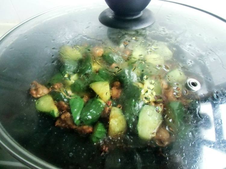黄瓜焖鸡肉步骤8