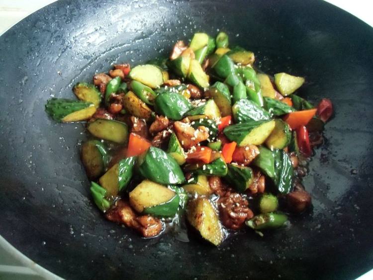 黄瓜焖鸡肉步骤11