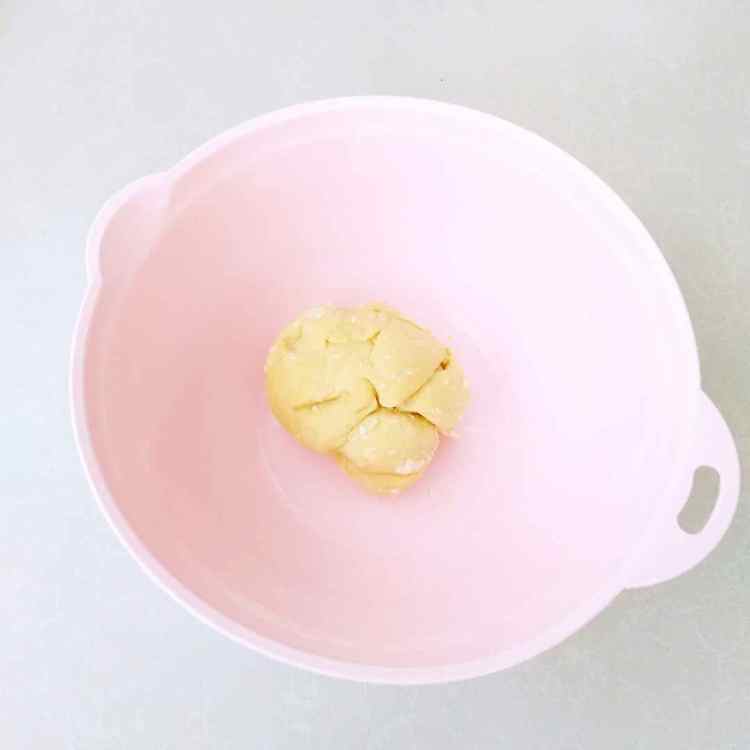 鸡肉丁酱油炒面步骤2