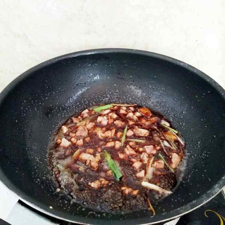 鸡肉丁酱油炒面步骤10