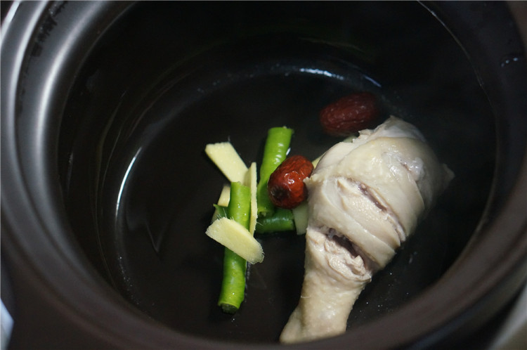 #盛夏餐桌#时蔬烧鸡腿步骤3