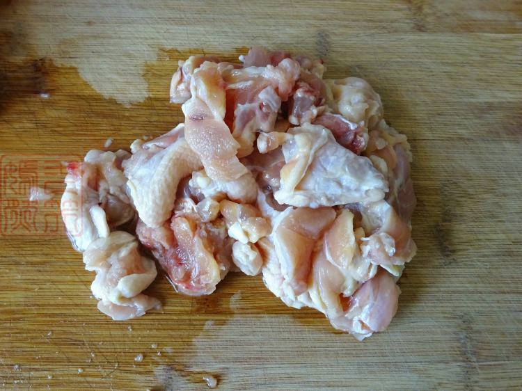 #盛夏餐桌#咖喱鸡肉饭步骤1