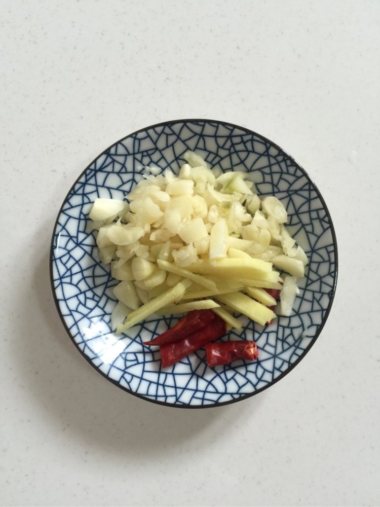 豇豆爆鸡肉步骤2