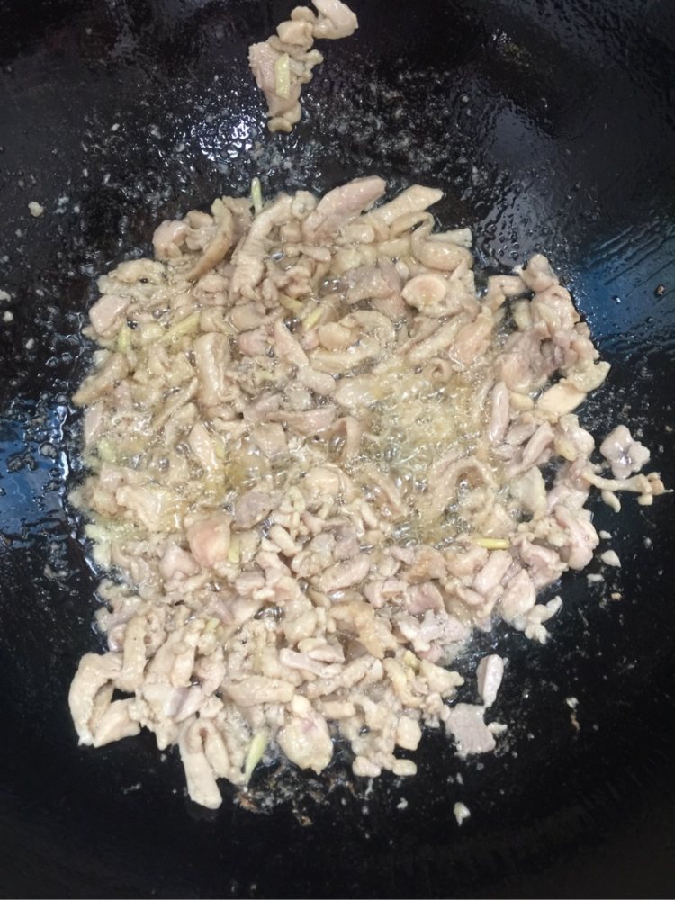 豇豆爆鸡肉步骤5