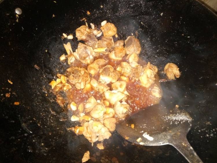 鸡腿肉烧小土豆步骤4