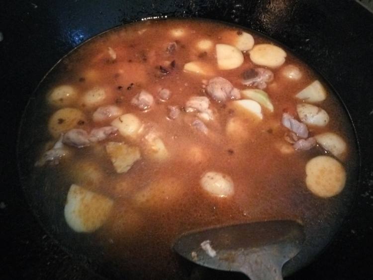鸡腿肉烧小土豆步骤7