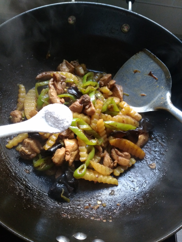 辣炒鸡腿土豆步骤11