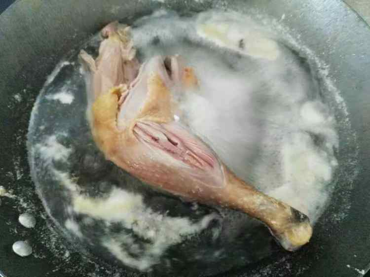 手撕鸡腿肉步骤2