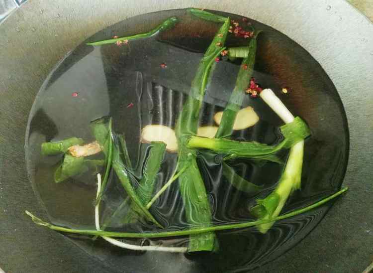 手撕鸡腿肉步骤3