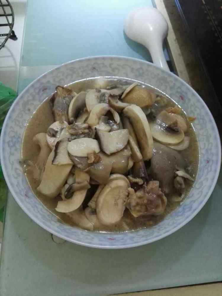 干煎鸡腿炒菇步骤8