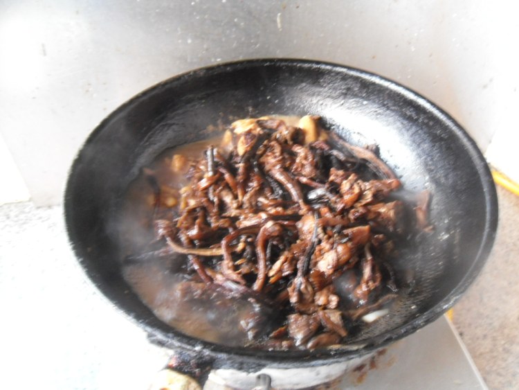 蘑菇炖小鸡步骤7