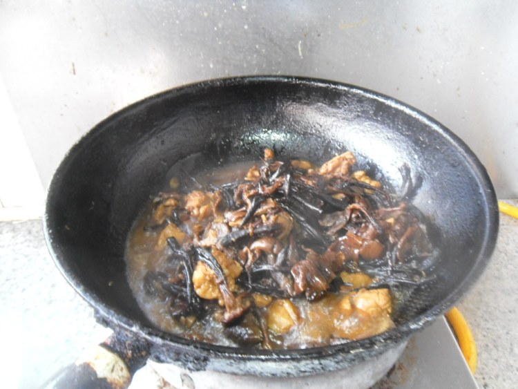 蘑菇炖小鸡步骤10