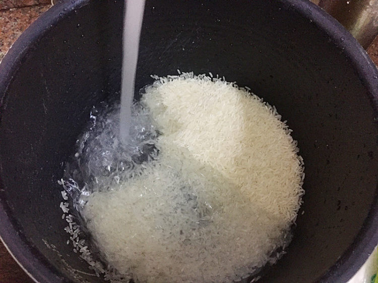 南瓜腊肠饭步骤1