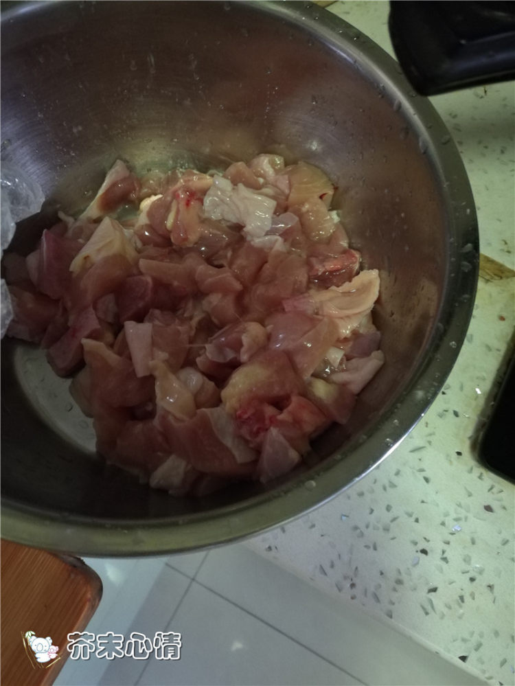 叉烧鸡腿饭步骤1