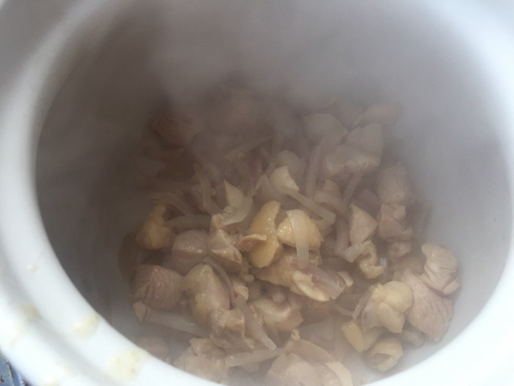 洋葱鸡腿粥步骤7