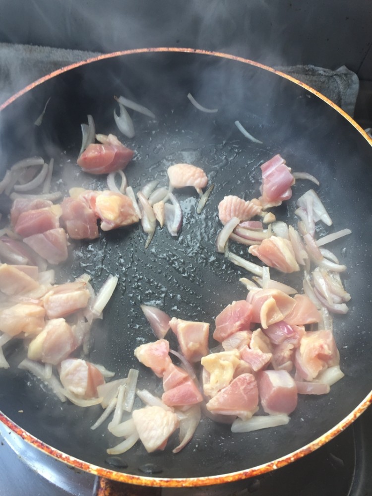 洋葱鸡腿粥步骤5