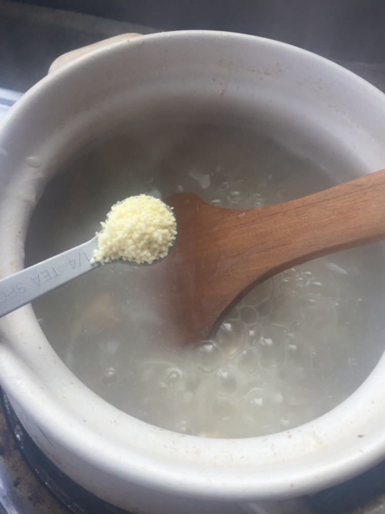 洋葱鸡腿粥步骤12