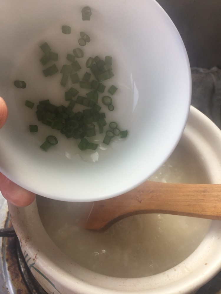 洋葱鸡腿粥步骤13