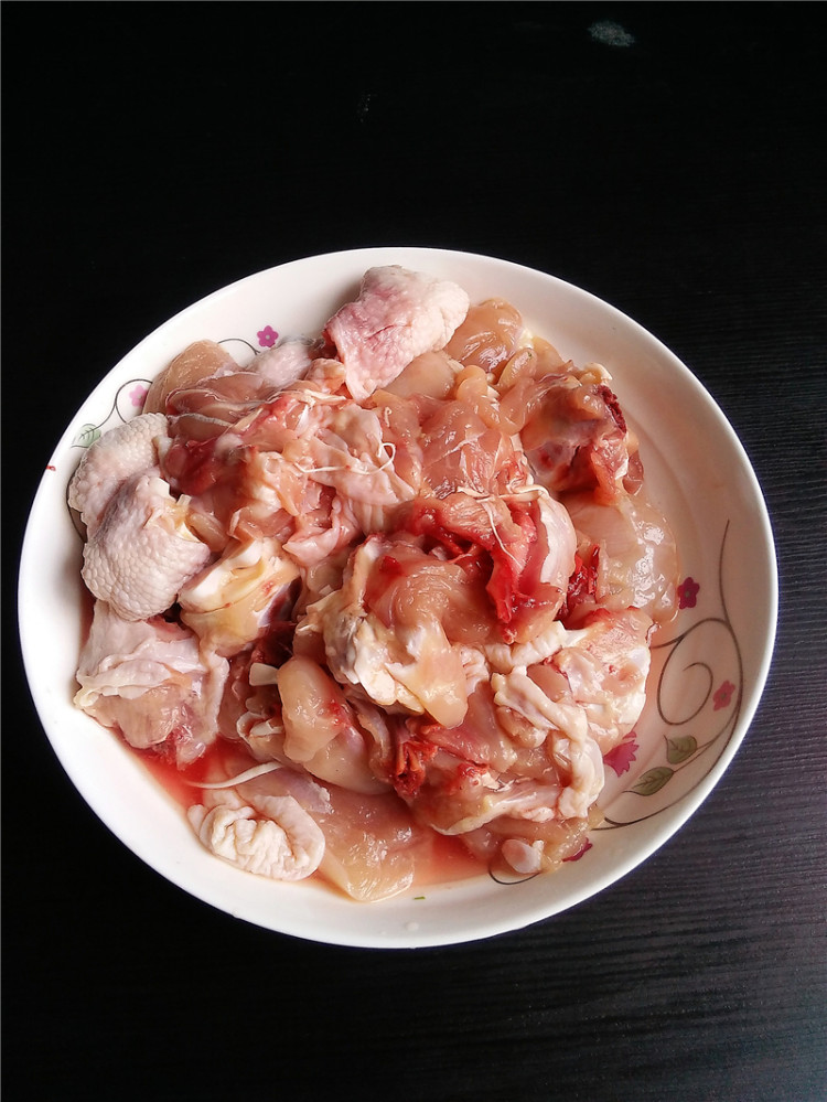 胡萝卜烧鸡步骤1