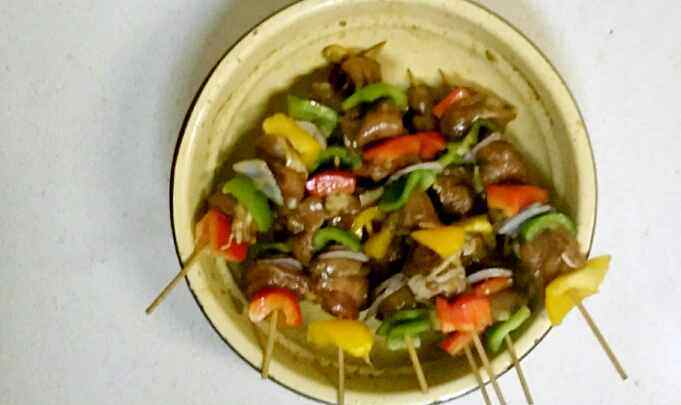 彩椒洋葱烤鸡肉串步骤4