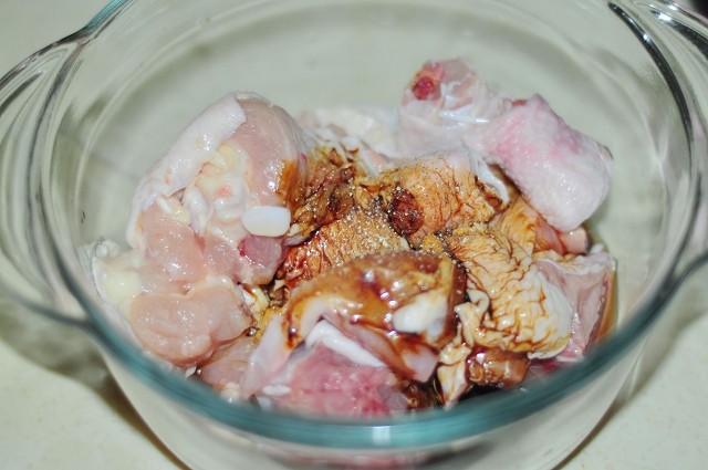双菇花雕鸡步骤2