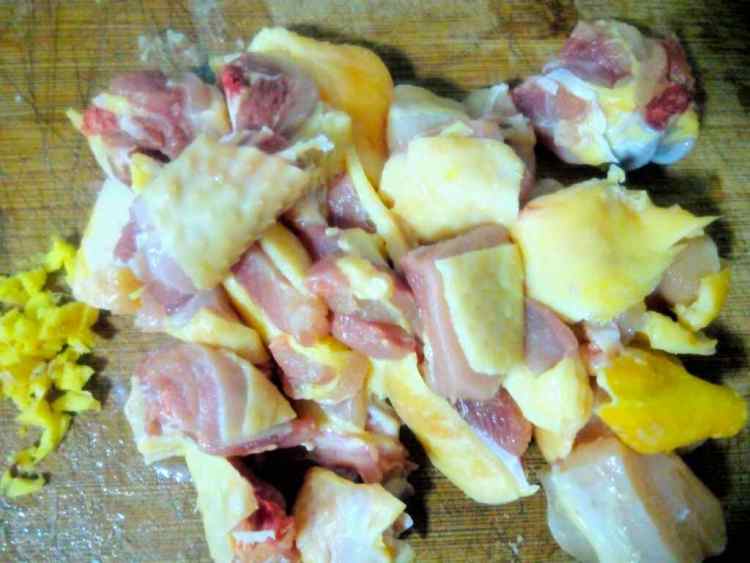 鸡肉炒年糕步骤2
