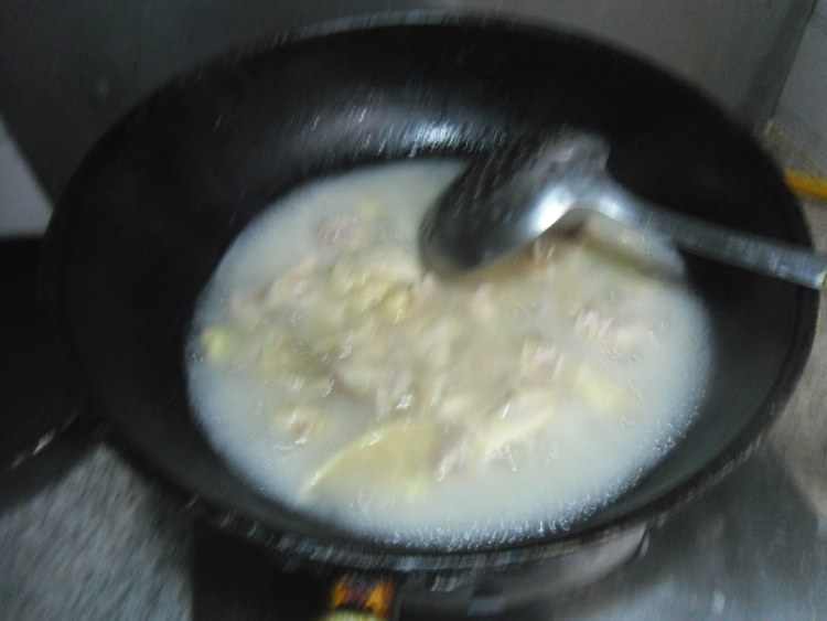 香菇烧鸡块步骤5