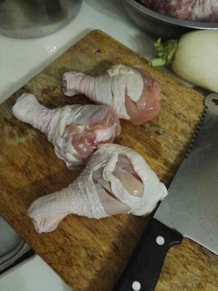 蜜汁咖喱鸡腿步骤1