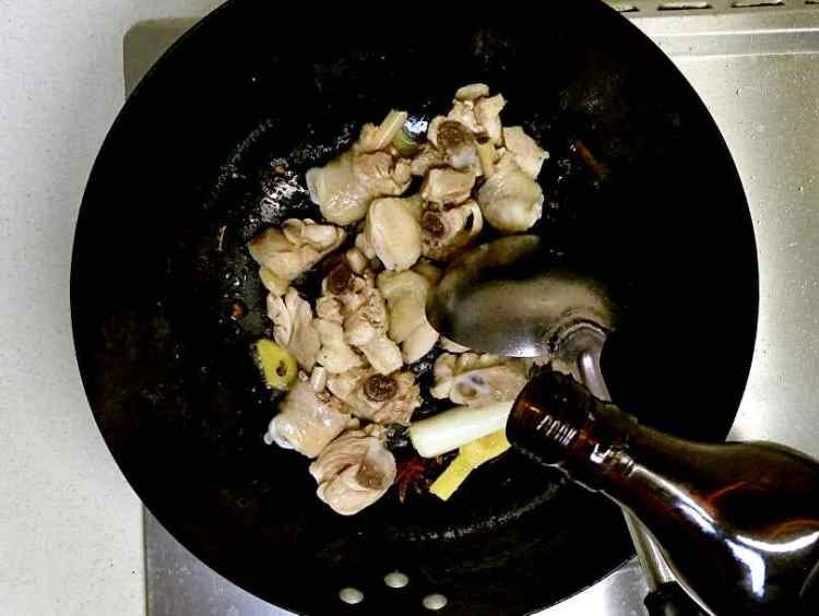 砂锅香菇鸡腿煲步骤4