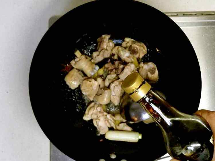 砂锅香菇鸡腿煲步骤5
