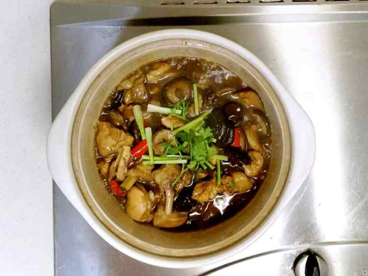 砂锅香菇鸡腿煲步骤14