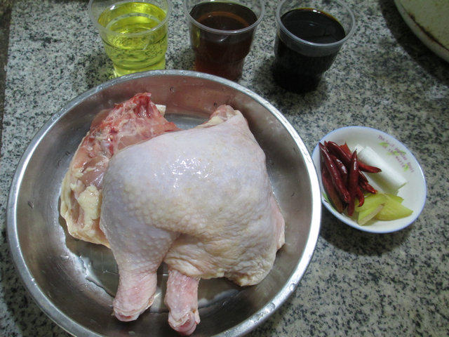 三杯鸡腿步骤1
