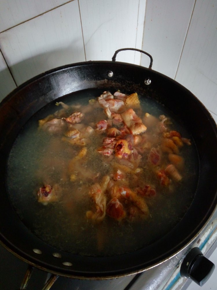 干煸鸡腿步骤1