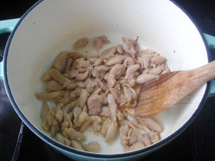 黑椒杏鲍菇炒鸡柳步骤7