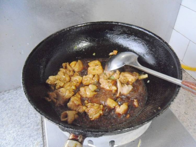 鸡腿炖吊瓜步骤7