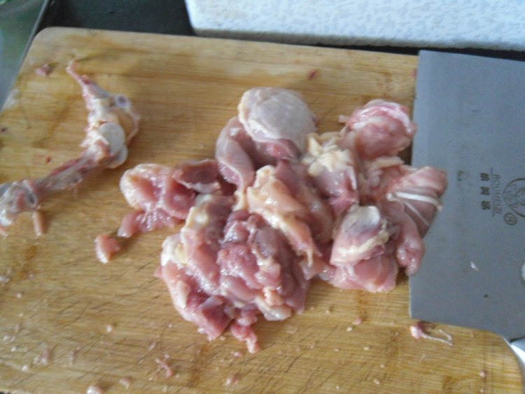 鸡腿炖蘑菇步骤3