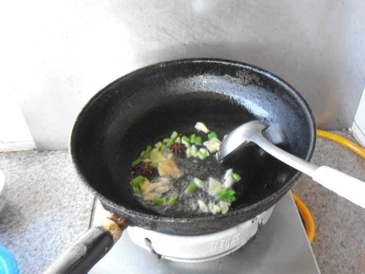 鸡腿炖蘑菇步骤5