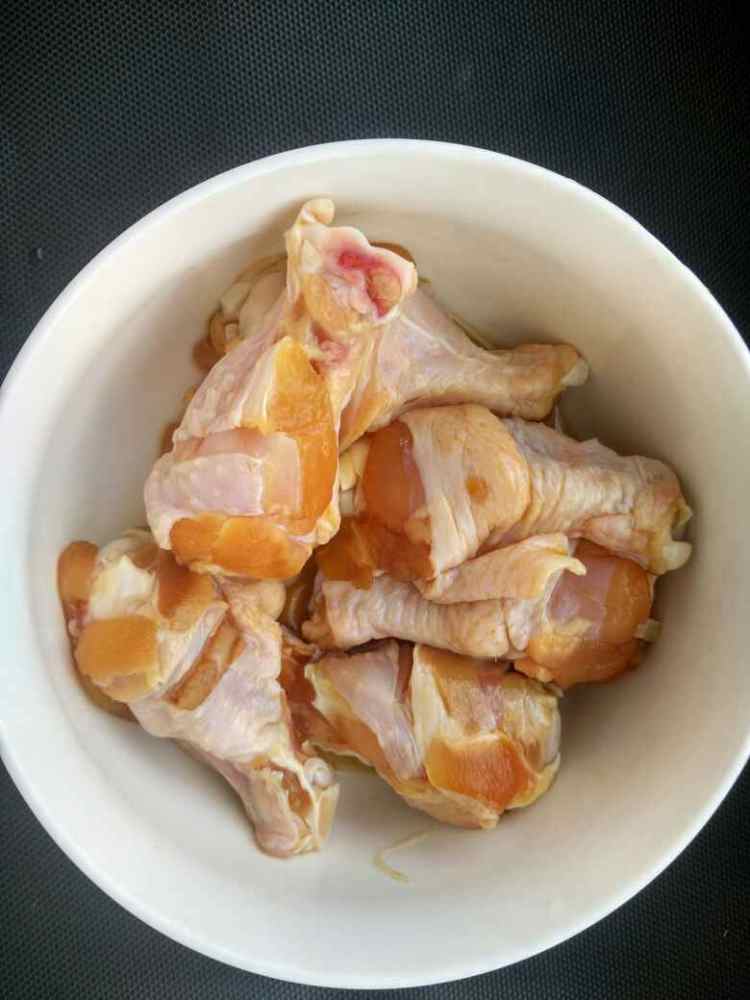 葱香鸡腿步骤1