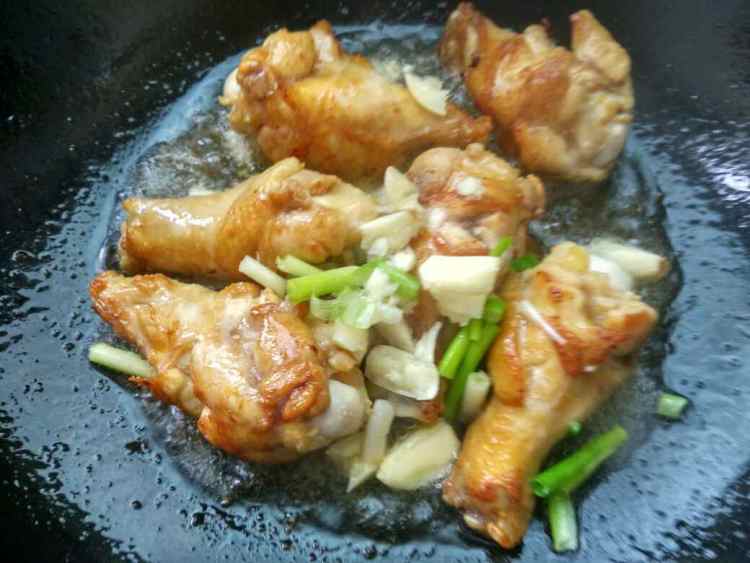葱香鸡腿步骤4