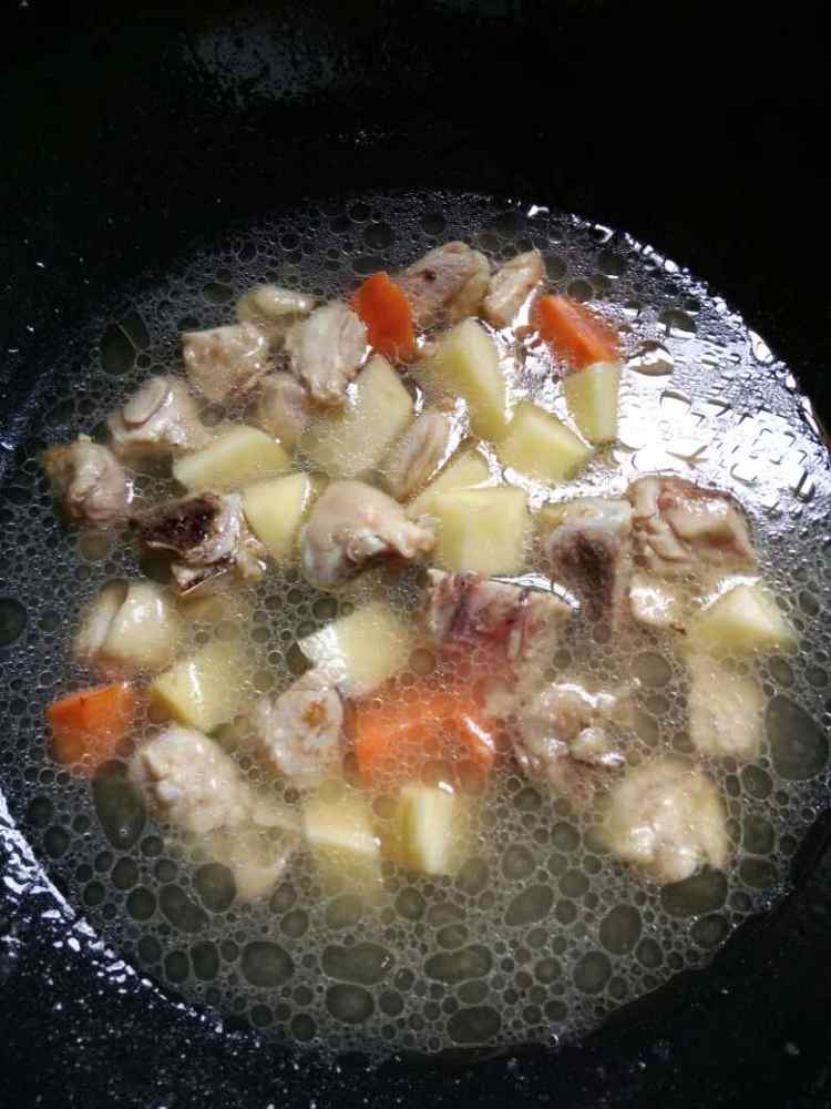 咖喱土豆炖鸡腿步骤4