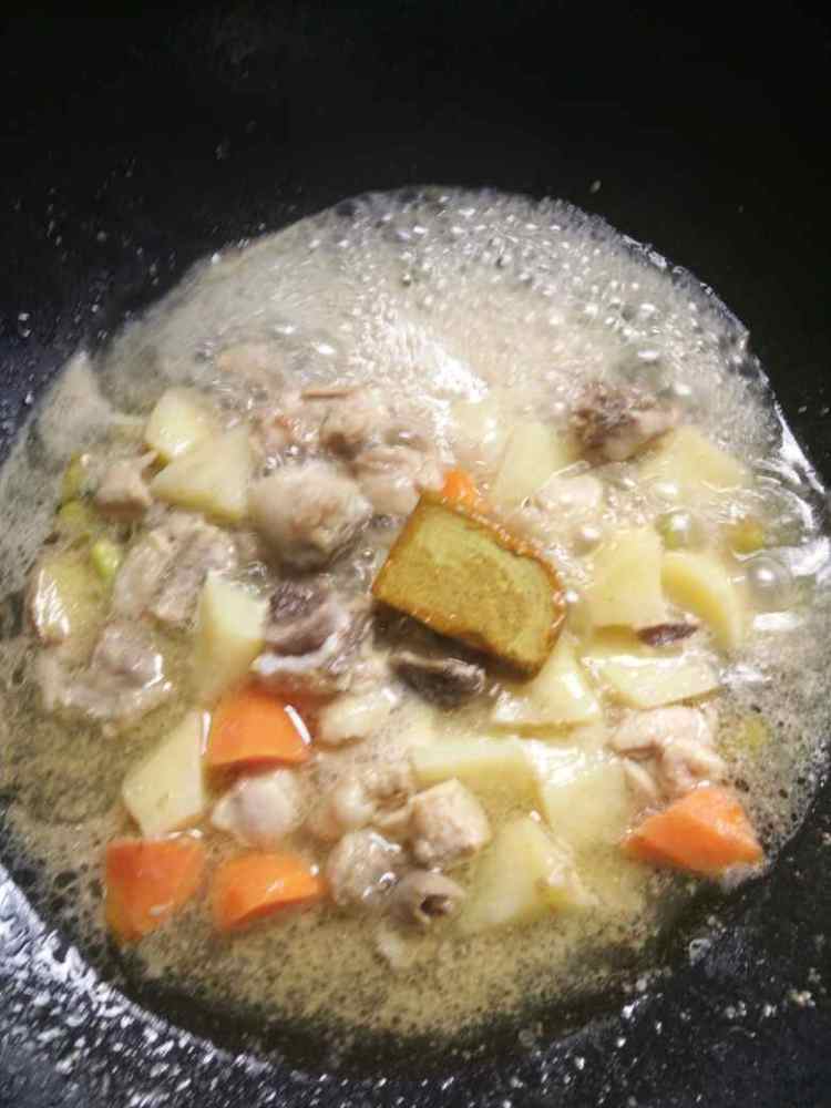 咖喱土豆炖鸡腿步骤5
