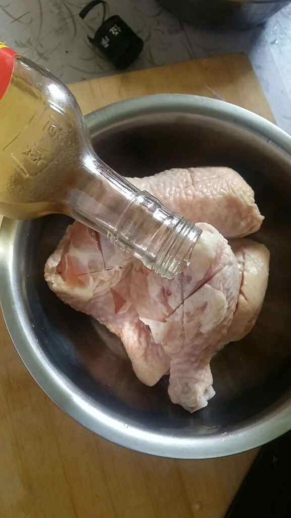 电饭锅版米酒鸡腿步骤3
