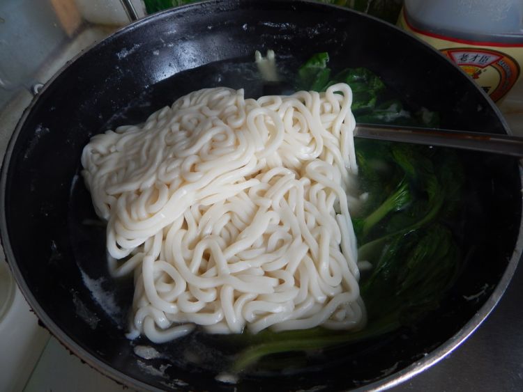 鸡腿乌冬面步骤4