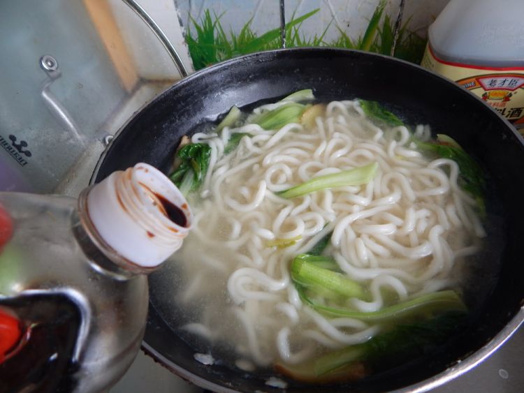 鸡腿乌冬面步骤7
